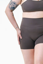 Short Leveza - Marrom